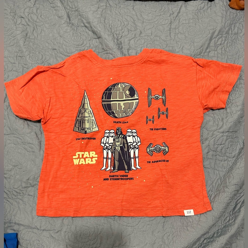 Gap tees